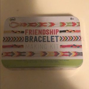 Friendship bracelet making kit